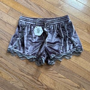 Velvet shorts